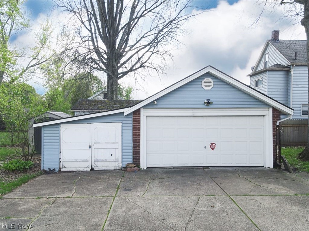 33 N Hartford Avenue Youngstown OH 44509