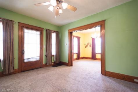 33 N Hartford Avenue Youngstown OH 44509