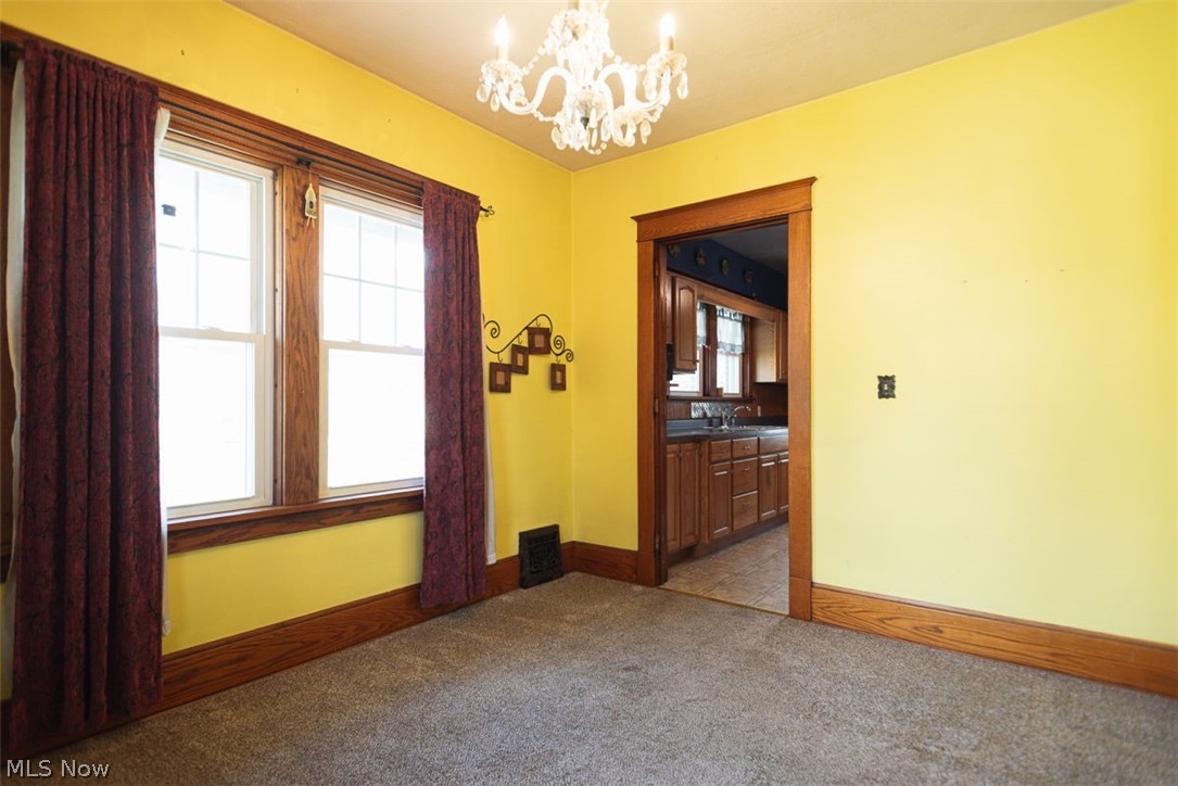 33 N Hartford Avenue Youngstown OH 44509