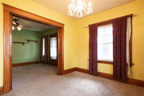 33 N Hartford Avenue Youngstown OH 44509