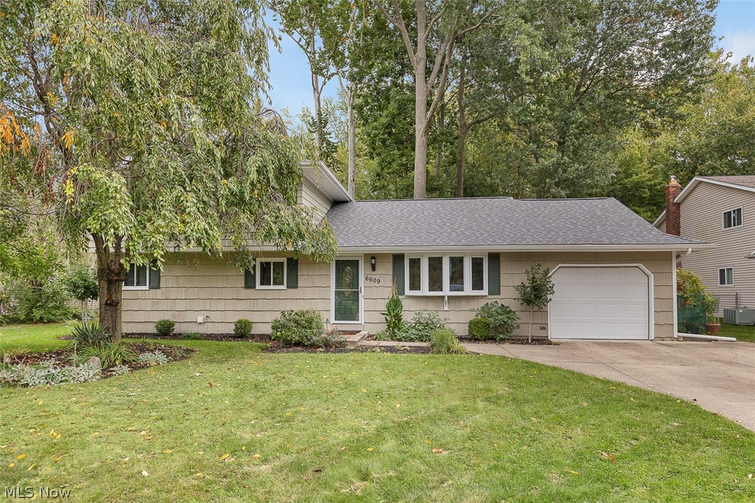 6609 Debbie Drive North Ridgeville OH 44039