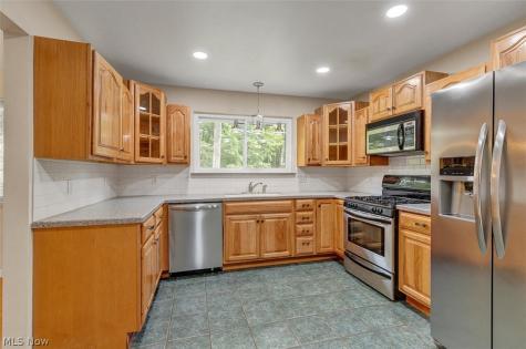 6609 Debbie Drive North Ridgeville OH 44039