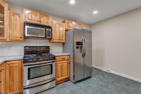 6609 Debbie Drive North Ridgeville OH 44039
