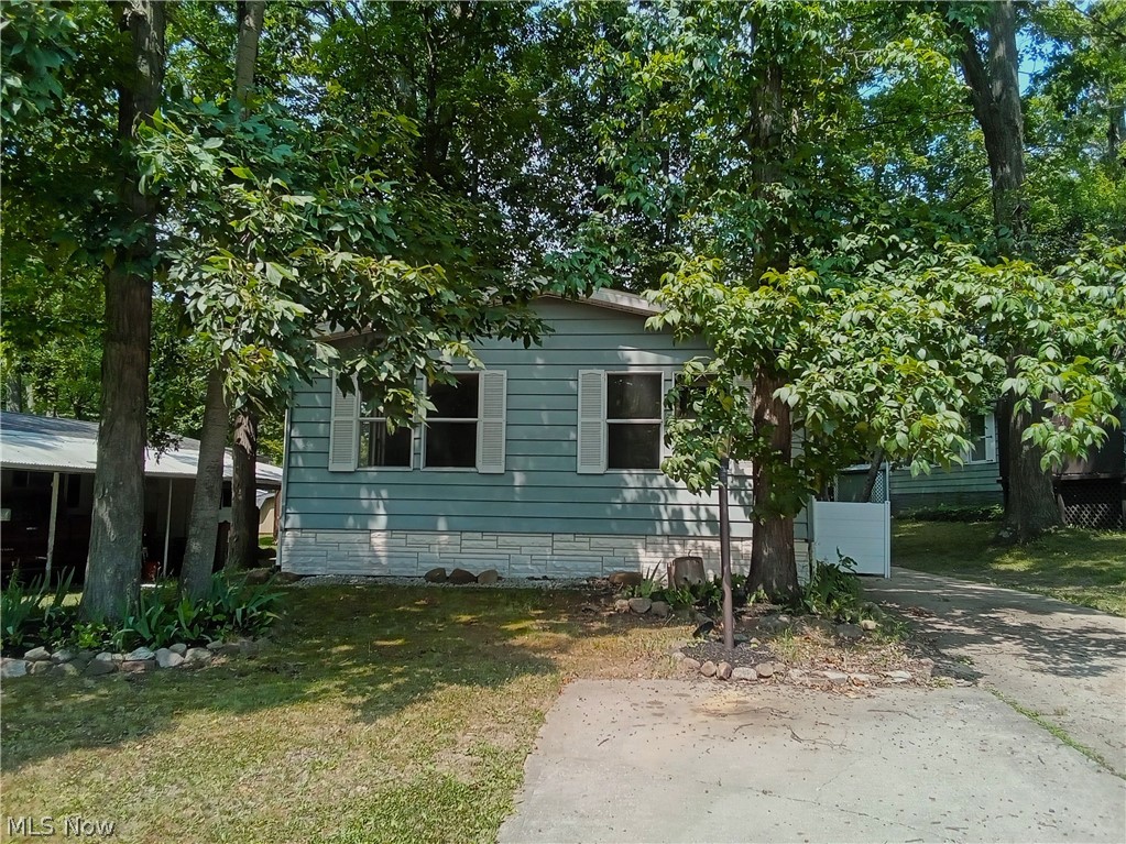 6 Cardinal Drive Hiram OH 44234
