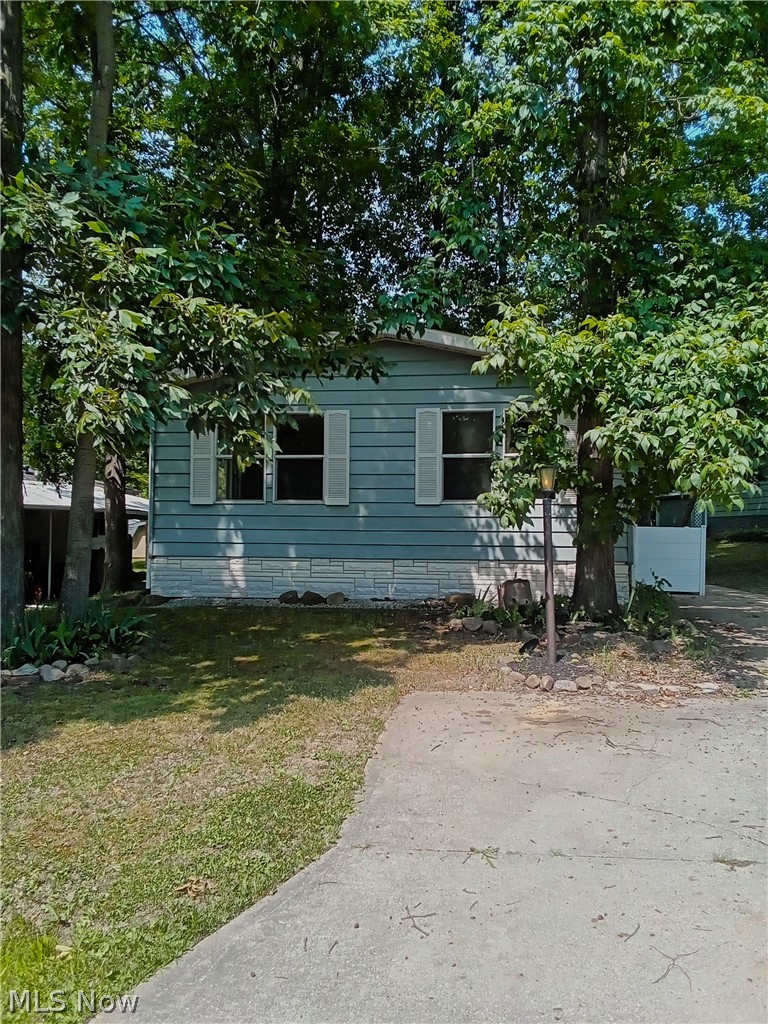 6 Cardinal Drive Hiram OH 44234
