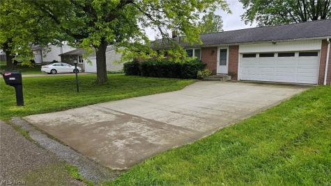 2010 38th Street NE Canton OH 44705