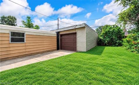 3810 Highland Road Cleveland OH 44111