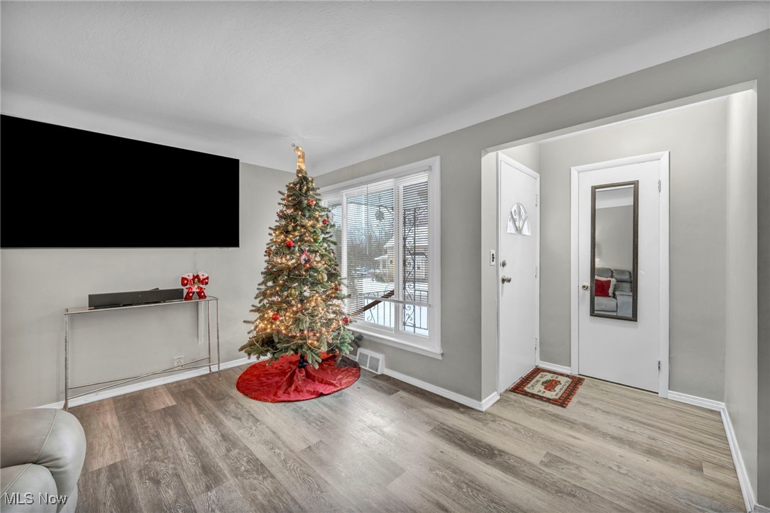 14 Ennis Avenue Bedford OH 44146