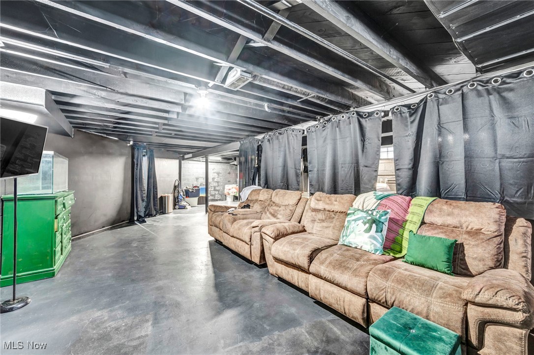 14 Ennis Avenue Bedford OH 44146