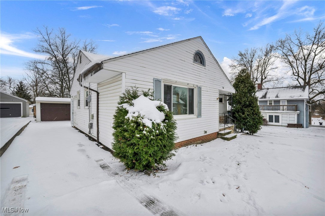 14 Ennis Avenue Bedford OH 44146