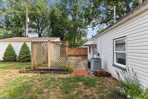 1960 Tudor Street Cuyahoga Falls OH 44221