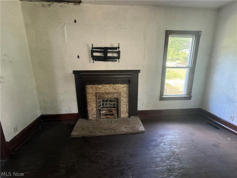 34 Montgomery Youngstown OH 44406