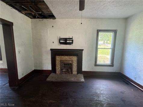 34 Montgomery Youngstown OH 44406