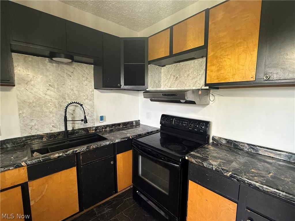 34 Montgomery Youngstown OH 44406