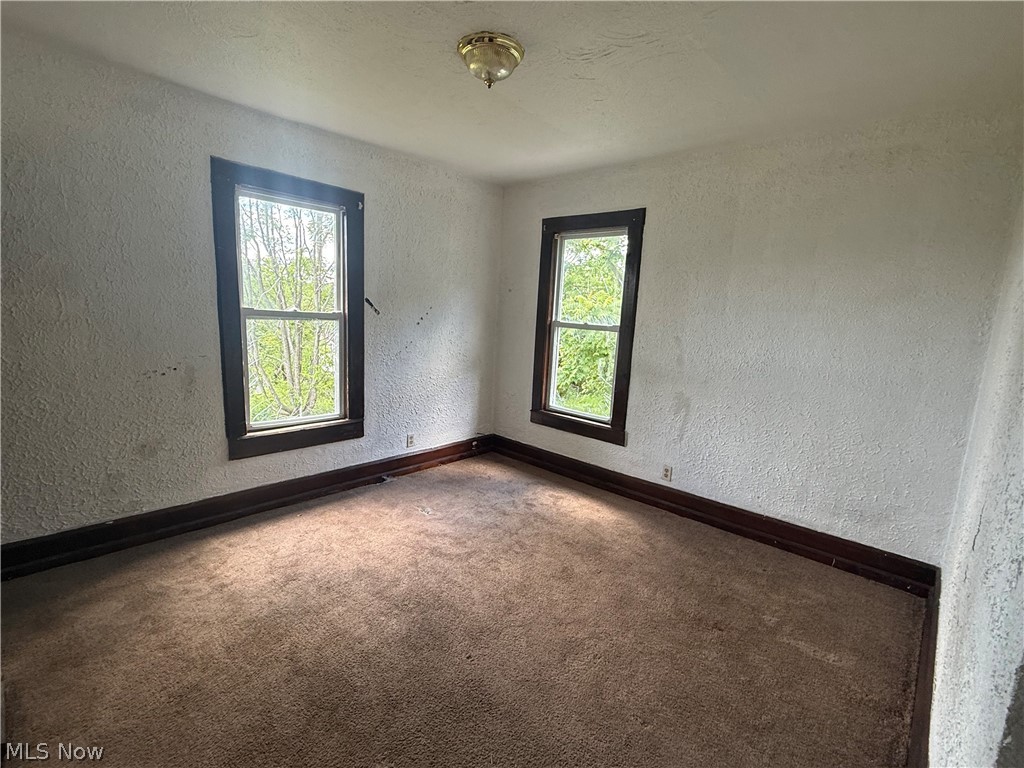 34 Montgomery Youngstown OH 44406