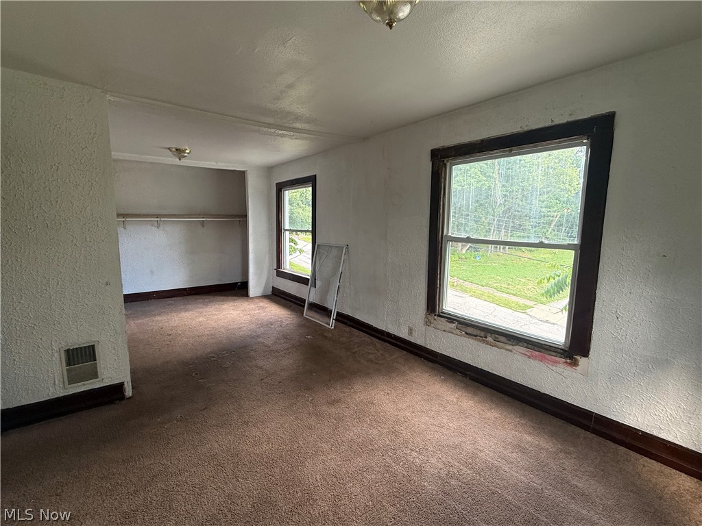 34 Montgomery Youngstown OH 44406