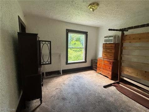 34 Montgomery Youngstown OH 44406