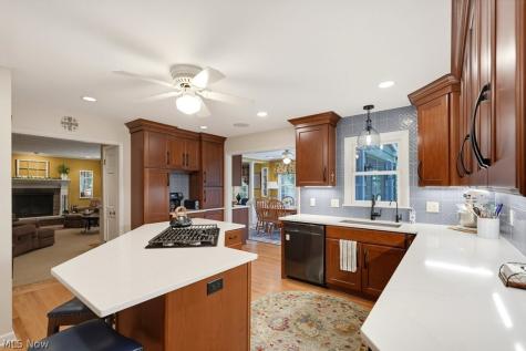 257 Woodridge Road Tallmadge OH 44278