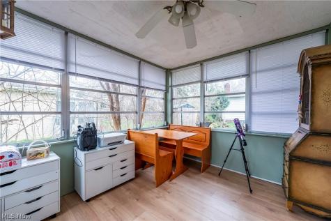 25787 W Ranchview Avenue North Olmsted OH 44070