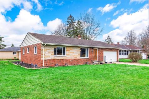 25787 W Ranchview Avenue North Olmsted OH 44070