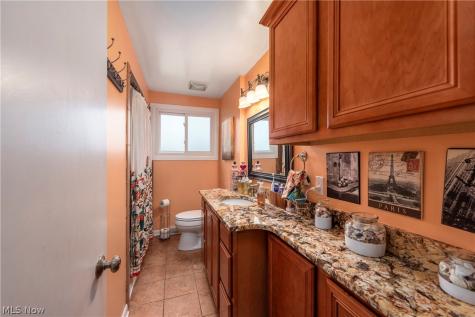 25787 W Ranchview Avenue North Olmsted OH 44070