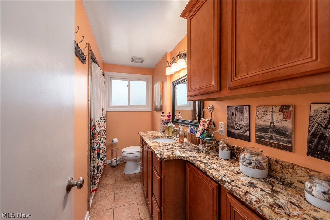 25787 W Ranchview Avenue North Olmsted OH 44070