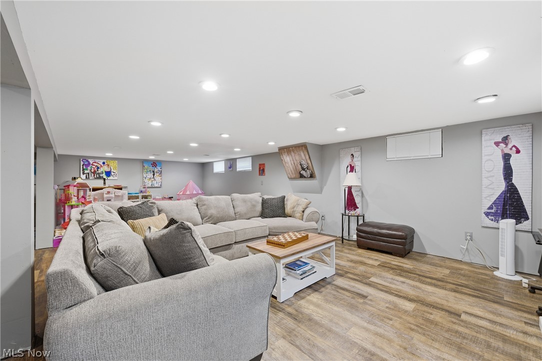 25787 W Ranchview Avenue North Olmsted OH 44070