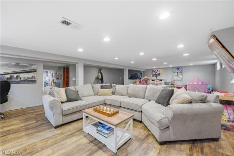 25787 W Ranchview Avenue North Olmsted OH 44070