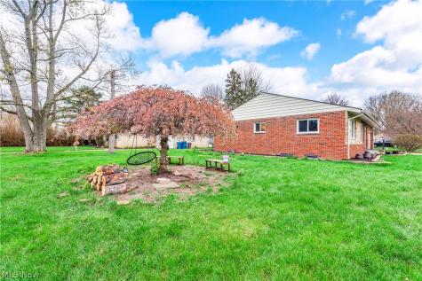25787 W Ranchview Avenue North Olmsted OH 44070