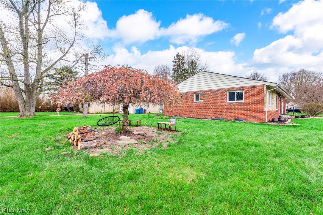 25787 W Ranchview Avenue North Olmsted OH 44070