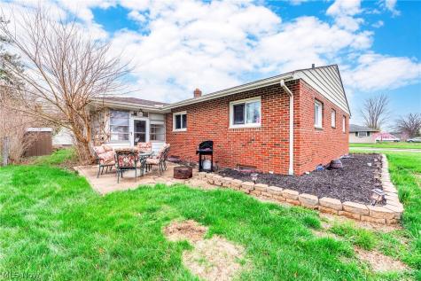 25787 W Ranchview Avenue North Olmsted OH 44070