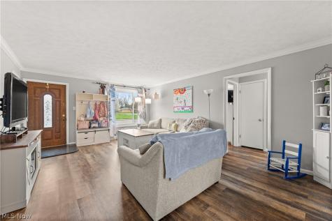 25787 W Ranchview Avenue North Olmsted OH 44070