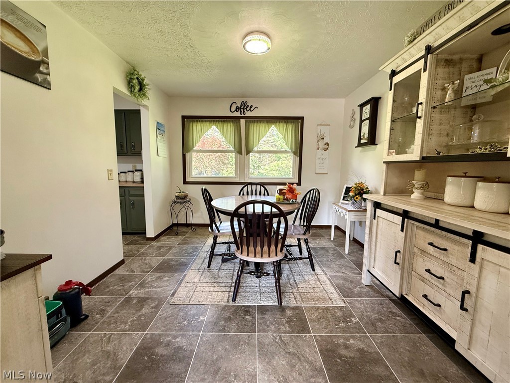 4197 Waynesburg Road NW Carrollton OH 44615