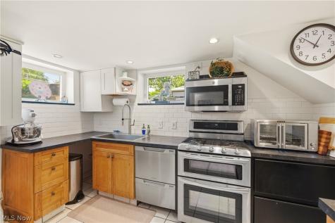 1488 Belle Avenue Lakewood OH 44107
