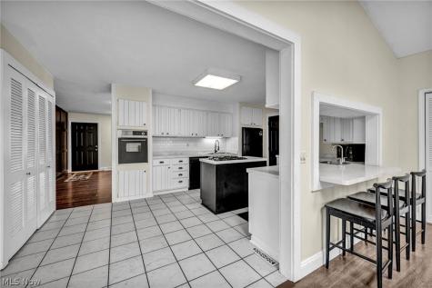57 Coventry Drive Painesville OH 44077