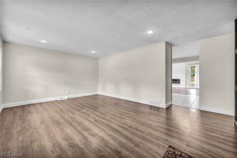 57 Coventry Drive Painesville OH 44077