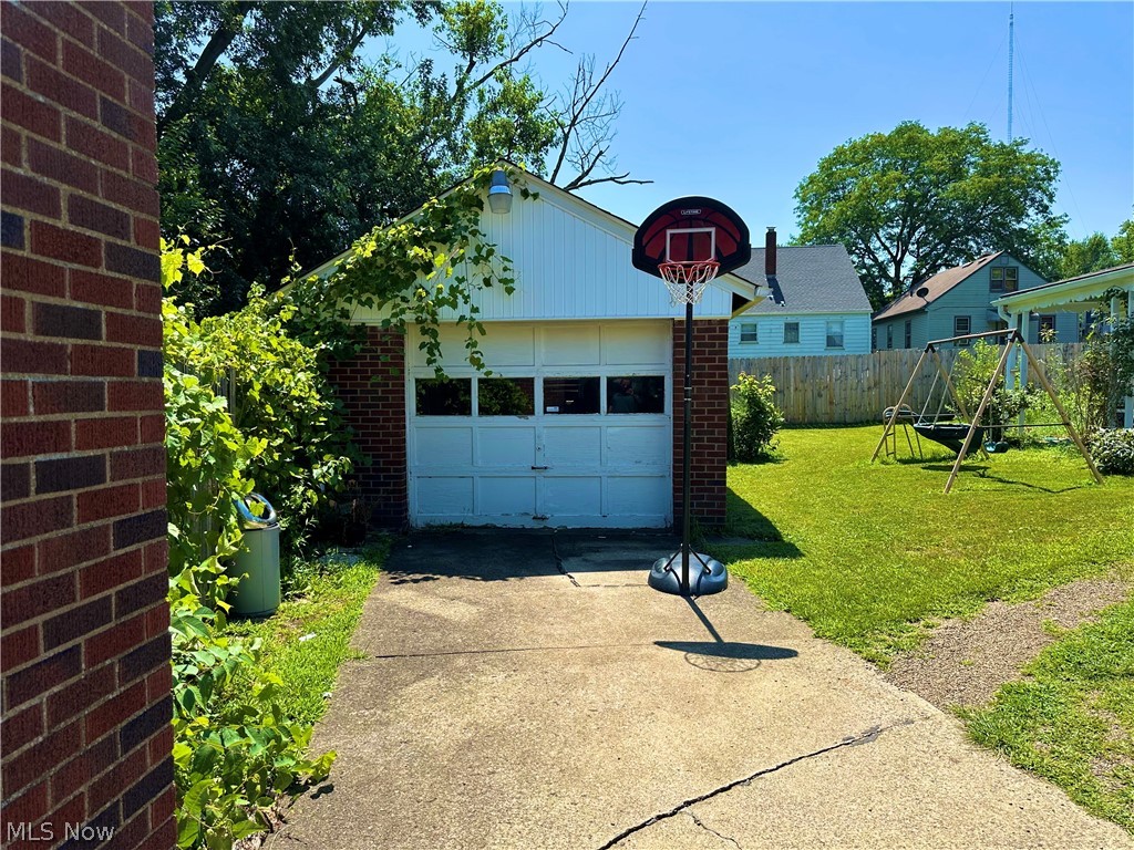 815 Detroit Avenue Youngstown OH 44502