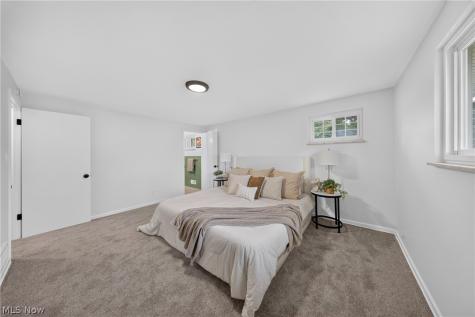 13986 Cherokee Trail Middleburg Heights OH 44130