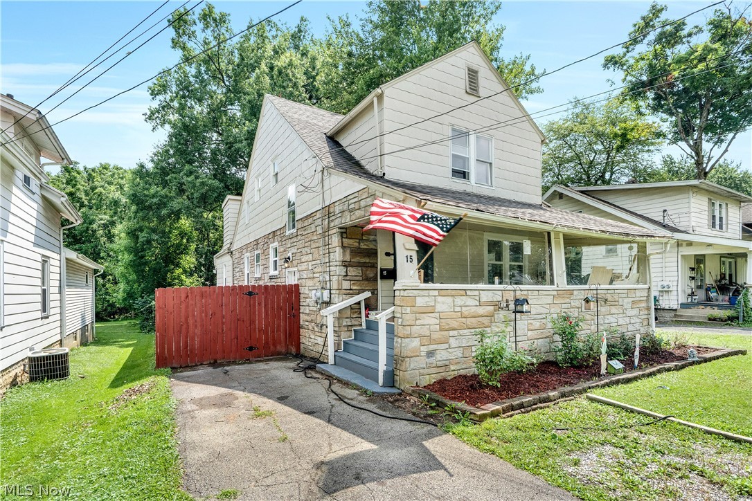 15 Massachusetts Avenue Poland OH 44514