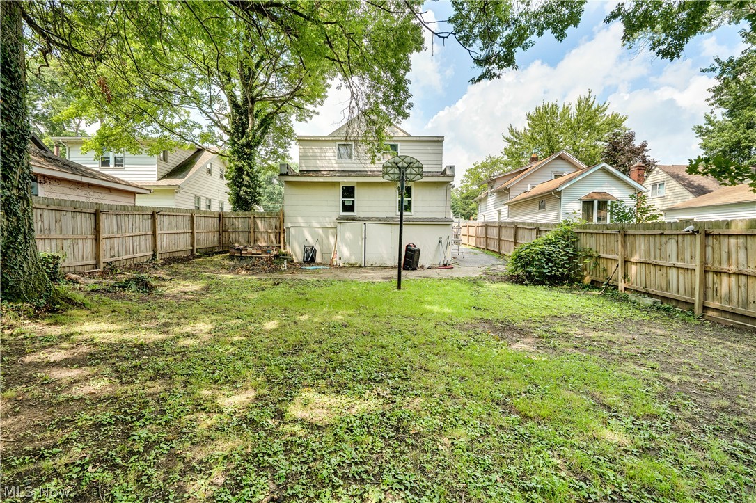 15 Massachusetts Avenue Poland OH 44514