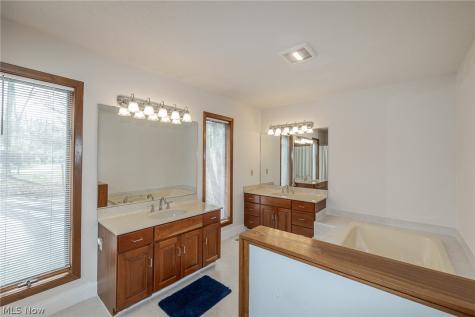 3573 Autumn Tree Drive Medina OH 44256
