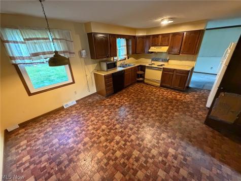 7950 Woodrush Drive NW North Canton OH 44720