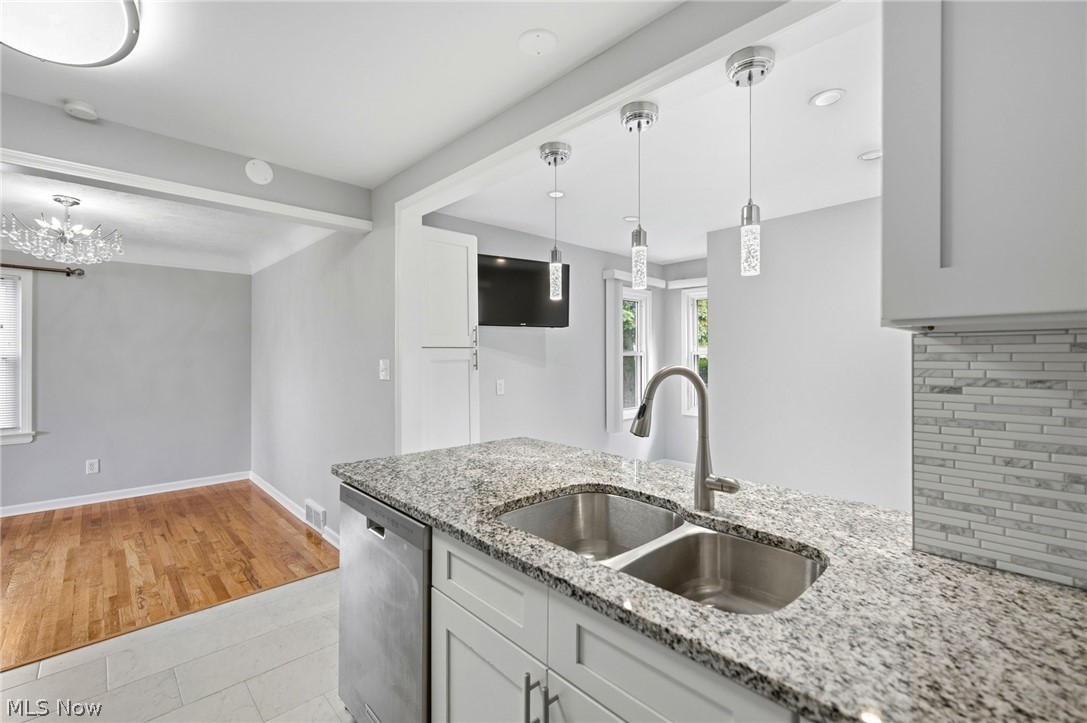 1518 Roselawn Road Mayfield Heights OH 44124