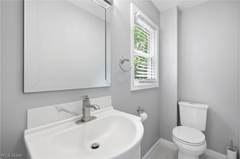 1518 Roselawn Road Mayfield Heights OH 44124