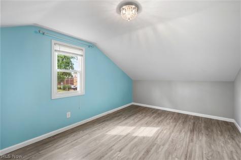 1518 Roselawn Road Mayfield Heights OH 44124