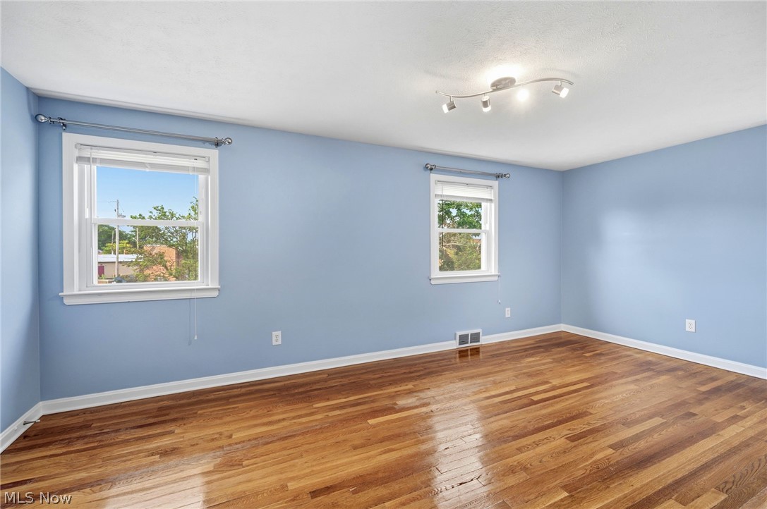 1518 Roselawn Road Mayfield Heights OH 44124
