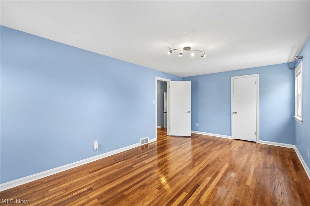 1518 Roselawn Road Mayfield Heights OH 44124