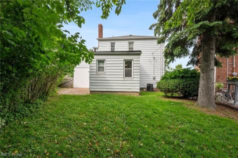 1518 Roselawn Road Mayfield Heights OH 44124