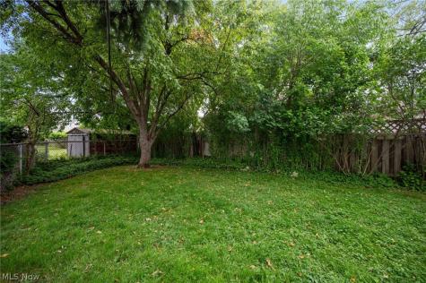 1518 Roselawn Road Mayfield Heights OH 44124