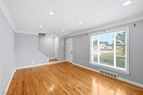 1518 Roselawn Road Mayfield Heights OH 44124